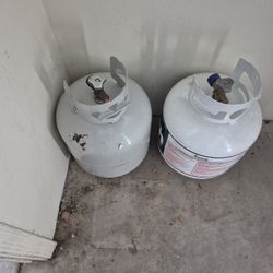 Propane Fire Pit And 2 Propane Tanks