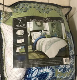7 piece Queen Embroidered Comforter Set Brand New