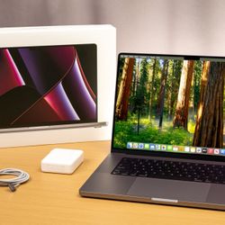 MacBook Pro 16” M2 Pro