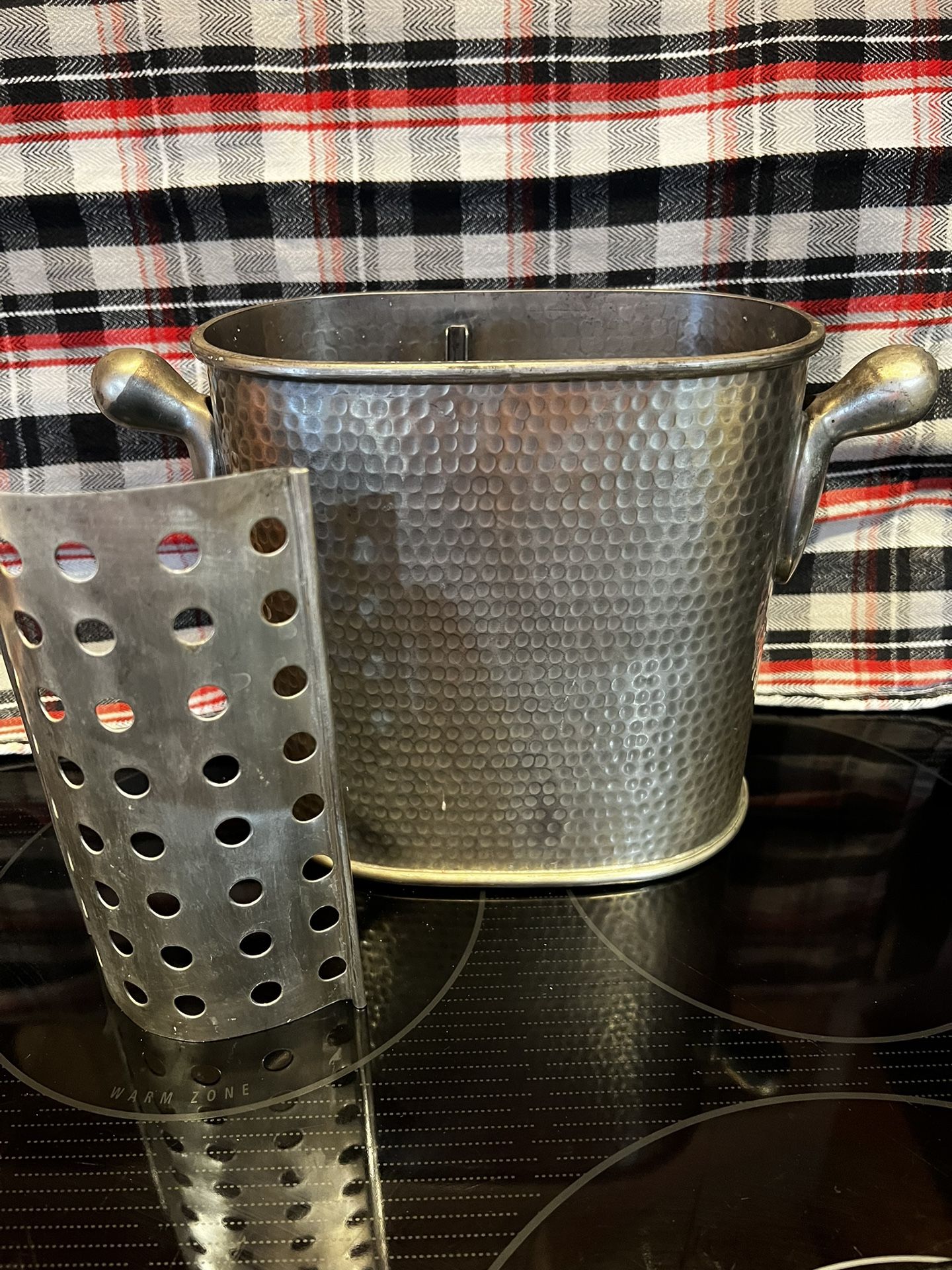 Champagne or wine cooling Divided Hammered bucket