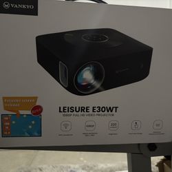 VANKYO Leisure E30T Projector