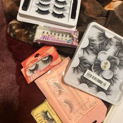 EYELASHES AND MAKEUP BUCKET