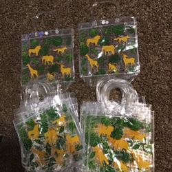 24 Pcs Jungle Animal Clear PVC Gift Bags with Handle Button Reusable Green Gold Safari Animal Palm Leaves Plastic Bags for Candy