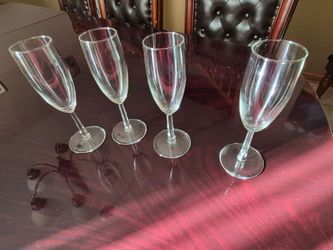 Champagne glasses set of 4