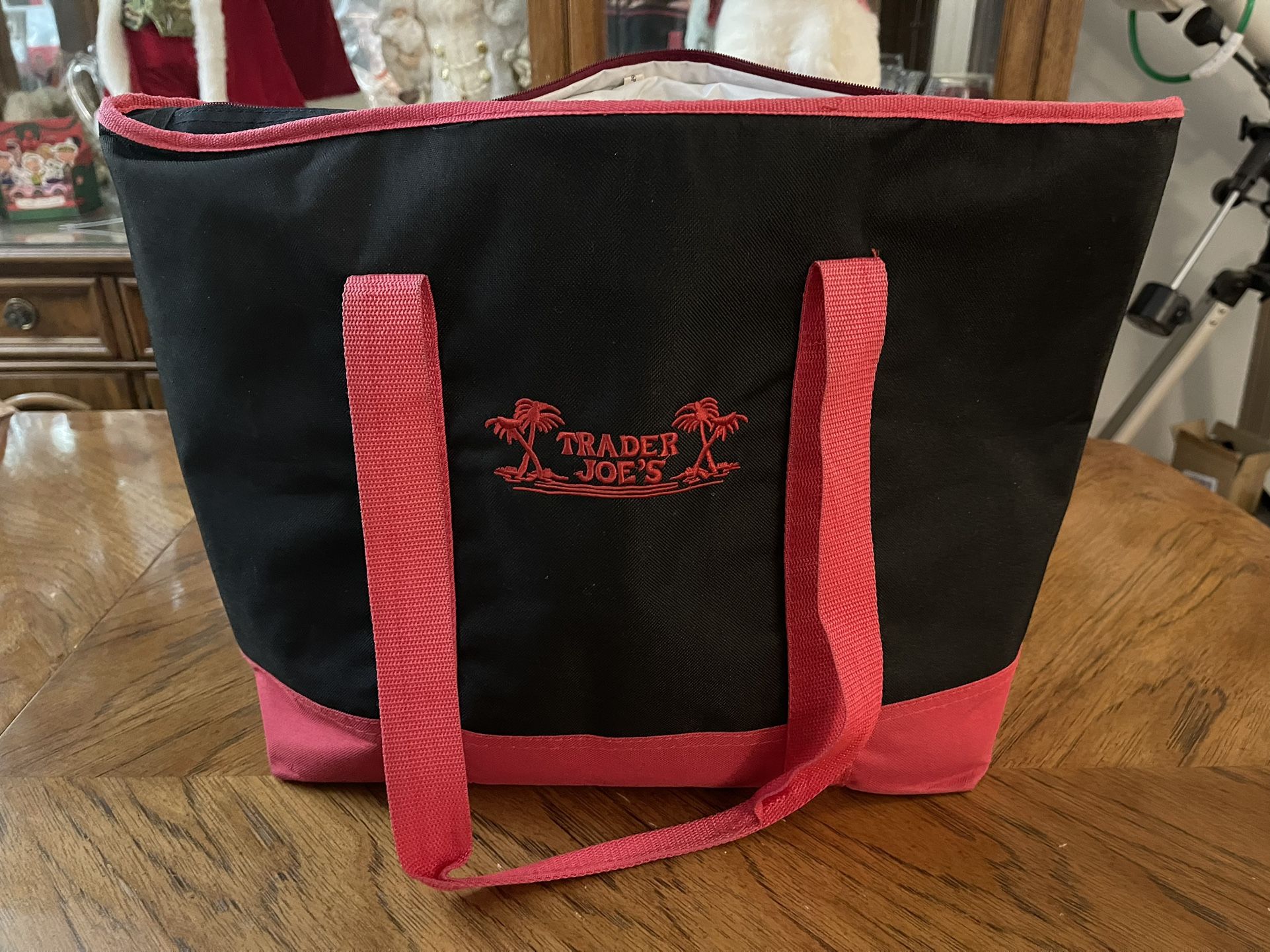 Trader Joe’s Insulated Shopping Bag Tote (Important - See Description about Zipper!!)