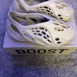 Yeezy Foam Runners  Size 9
