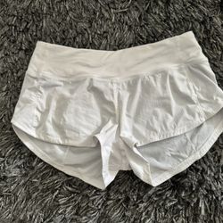Lululemon Woman’s White short size 2