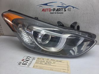 2013 - 2014 - 2017 HYUNDAI ELANTRA GT RIGHT PASSENGER HALOGEN HEADLIGHT OEM AY67477