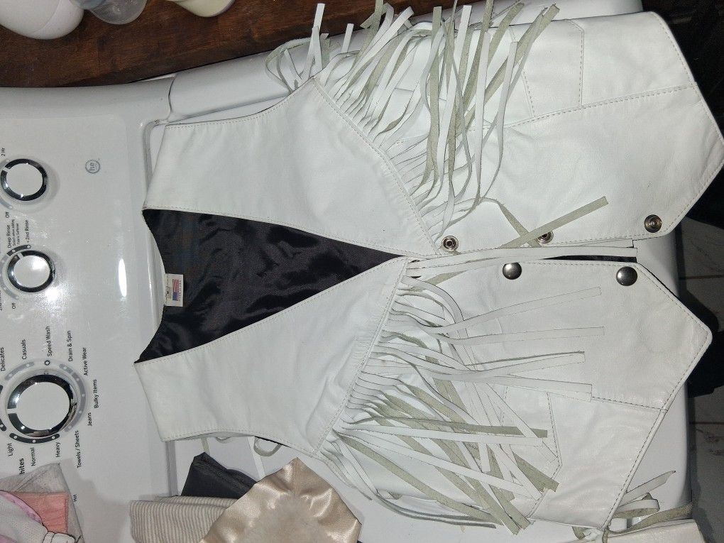 Leather No Sleeve Jacket 