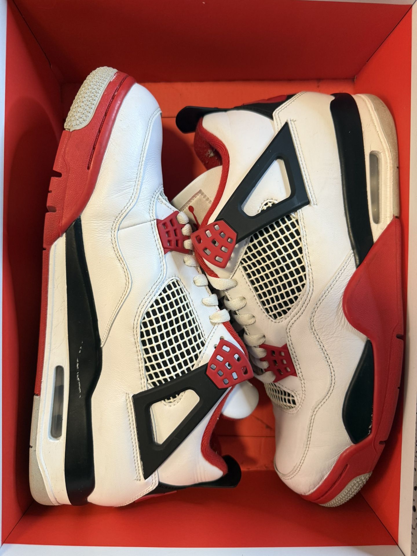Jordan 4 Fire Red