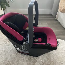 Pegperego Infant Car Seat