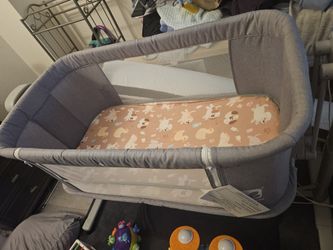 Automatic rocking bassinet