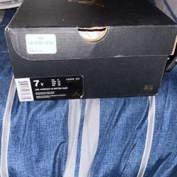 Jordan 12 Aqua Size 7y