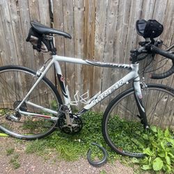 Trek 1600 SLR Road Bike, New Tires