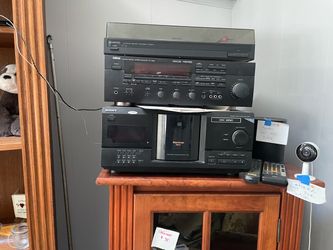 Stereo with cd player and 4 speakers