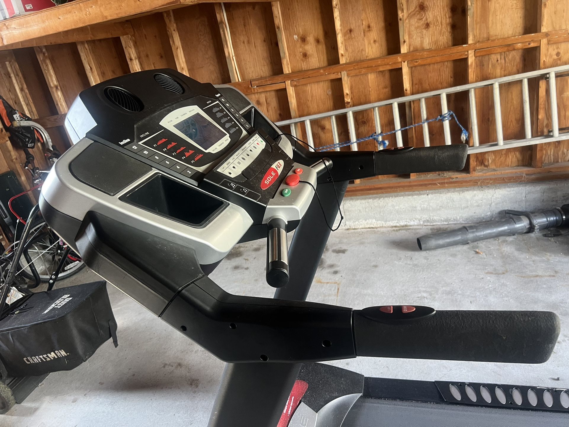 Sole Treadmill Works Great Has Speakers/fan