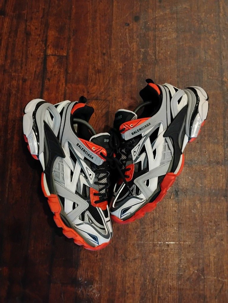 Balenciaga Track. 2
