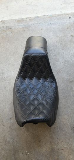 2006-2017 Dyna Seat with Grey Double Diamond Stitching lucky Dave’s