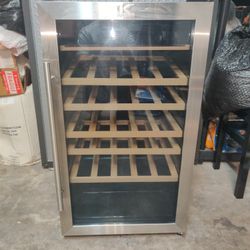 KALORIK 33 Bottle Wine Chiller