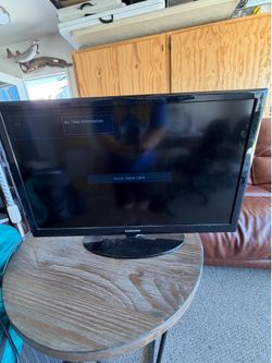 Working Samsung 26” 720p LED HDTV UN26D4003BD (2011) in Fine Condition – Compact & Lightweight!