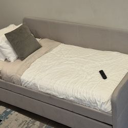 Twin Bed And Pull out bed