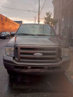 2005 Ford excursion  V10