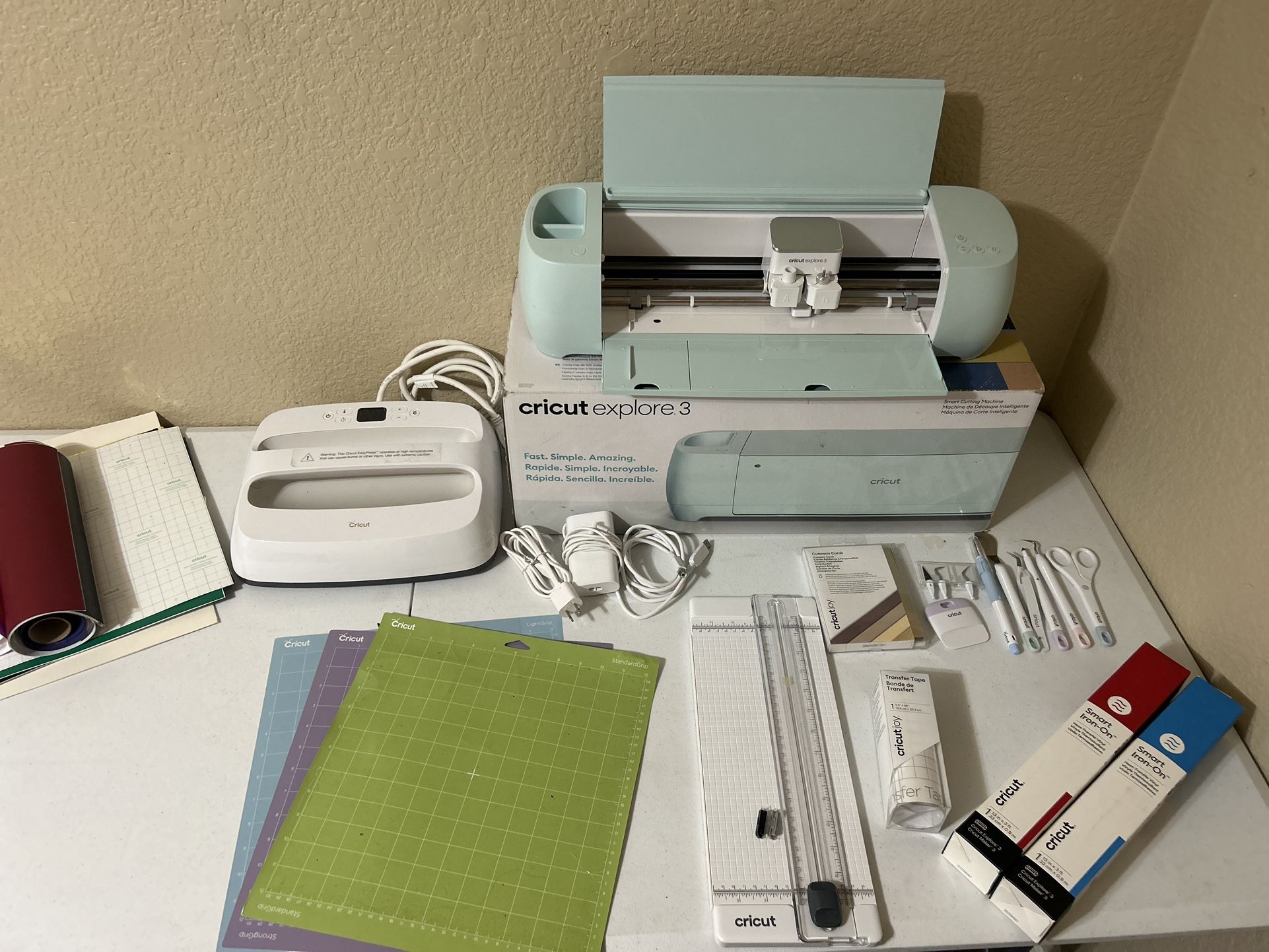 Cricut Explore 3 Bundle 