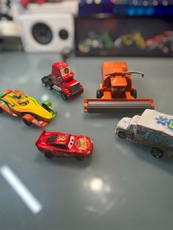 Disney Pixar Cars Die-Cast / plastic Toy Vehicles Lot