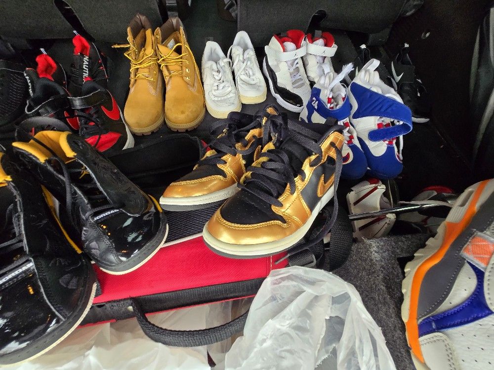 Boys Gym Shoes/Timberland Boots