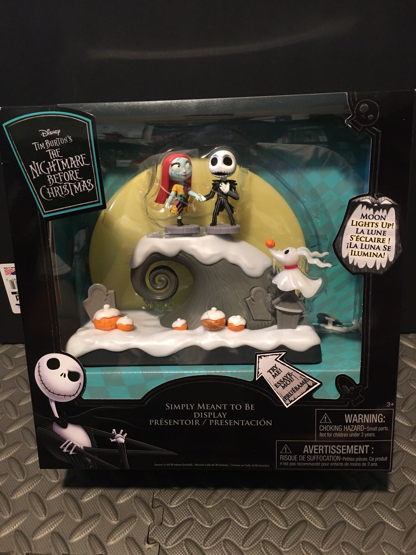 Disney Nightmare Before Christmas Figure Display Set (( New))