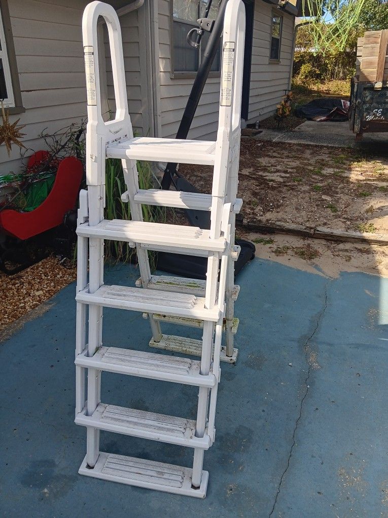 Above Ground Pool Ladder
