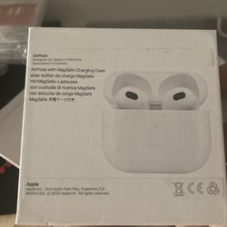 AirPods (3 Gen & MagSafe Charging Case)