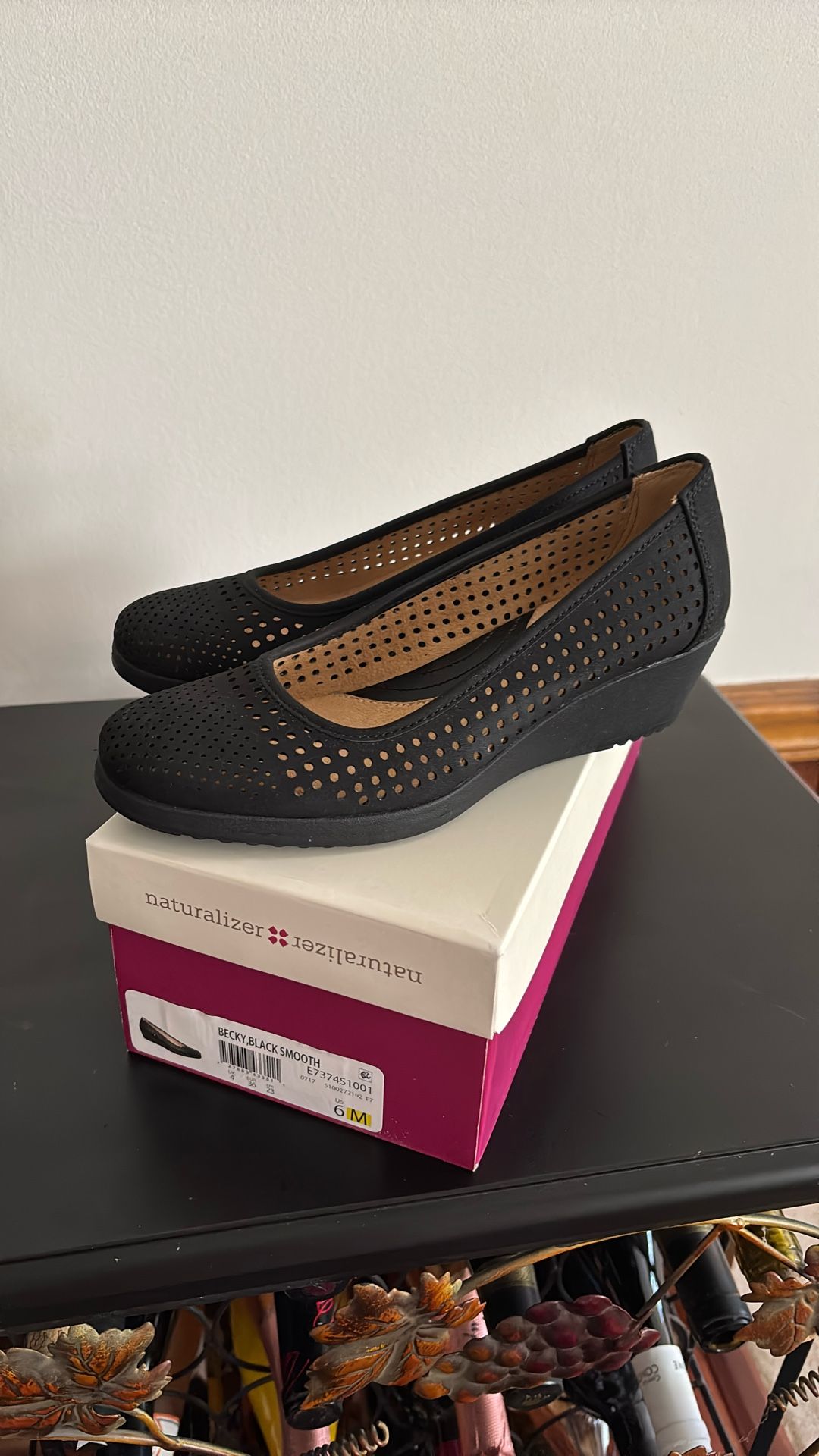 New Naturalizer Shoes Size 6