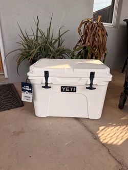 YETI 35 Tundra Cooler