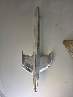 Hood ornaments
