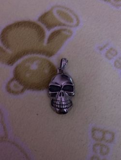Skull charm for necklace NEED TO SELL