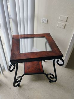 3 pieces Sofa, coffee table and end table