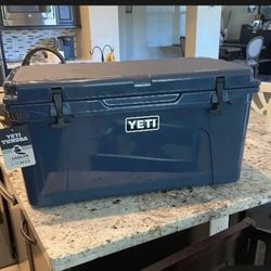 NEW YETI TUNDRA 45 HARD COOLER NAVY BLUE