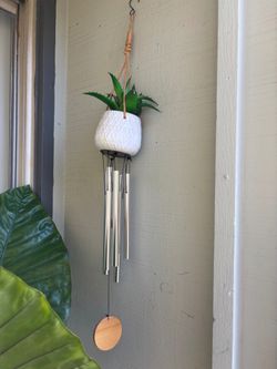 Hanging Wind Chimes with Decorative Planter