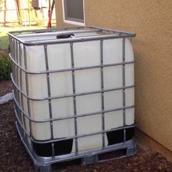250 Gallon Water Tank 