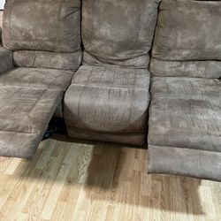 Recliner Sofas 
