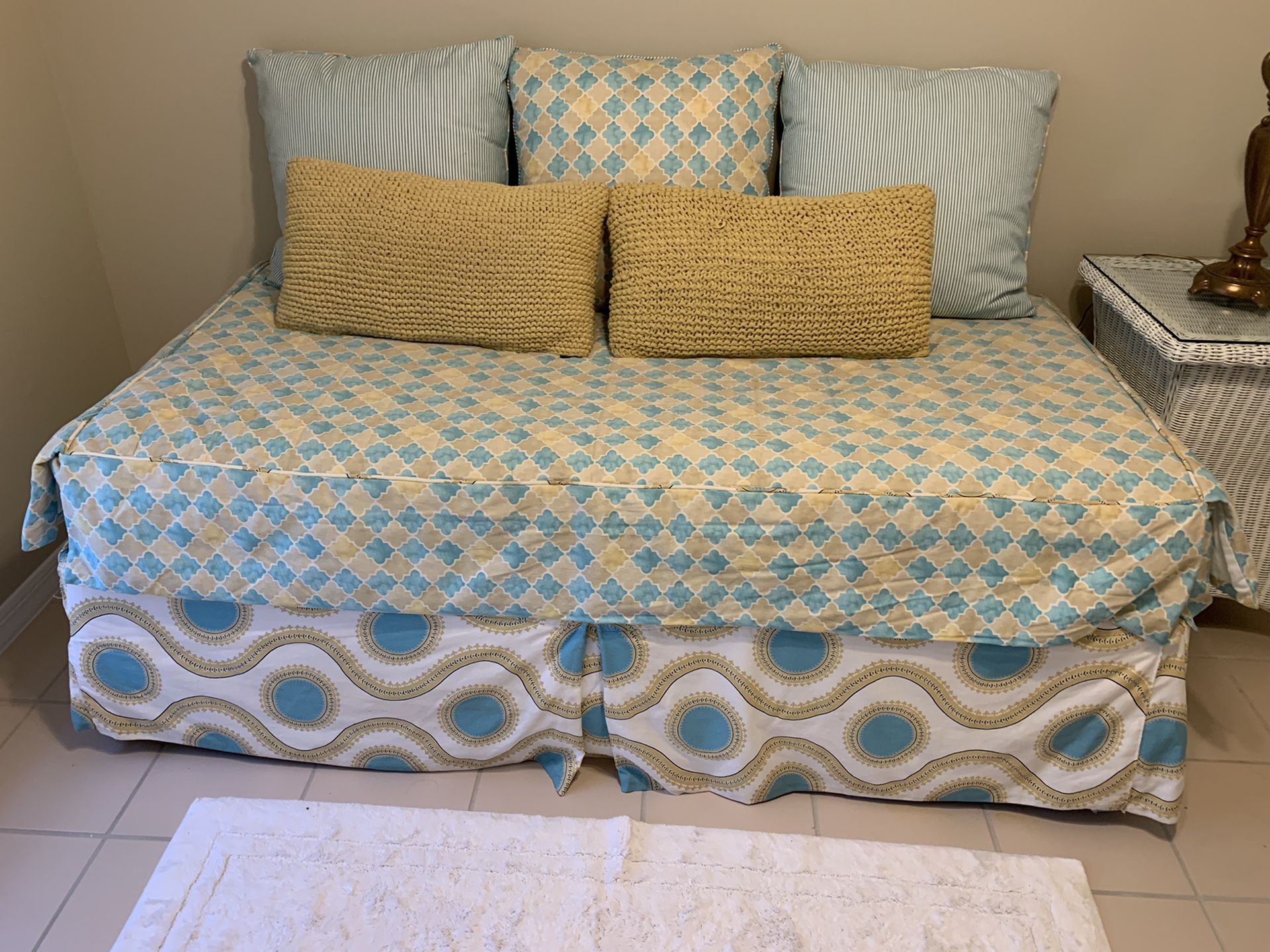 Custom cover twin day bed