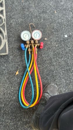 A/C manifold gauges