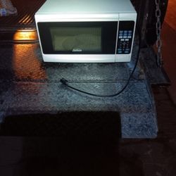Microwave In Working Condition 