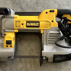 Dewalt DWM120 Deep Cut 5” Deep / Variable Speed Bandsaw 
