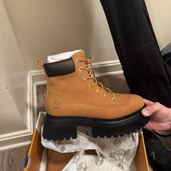 Size 10 Women’s Timberlands