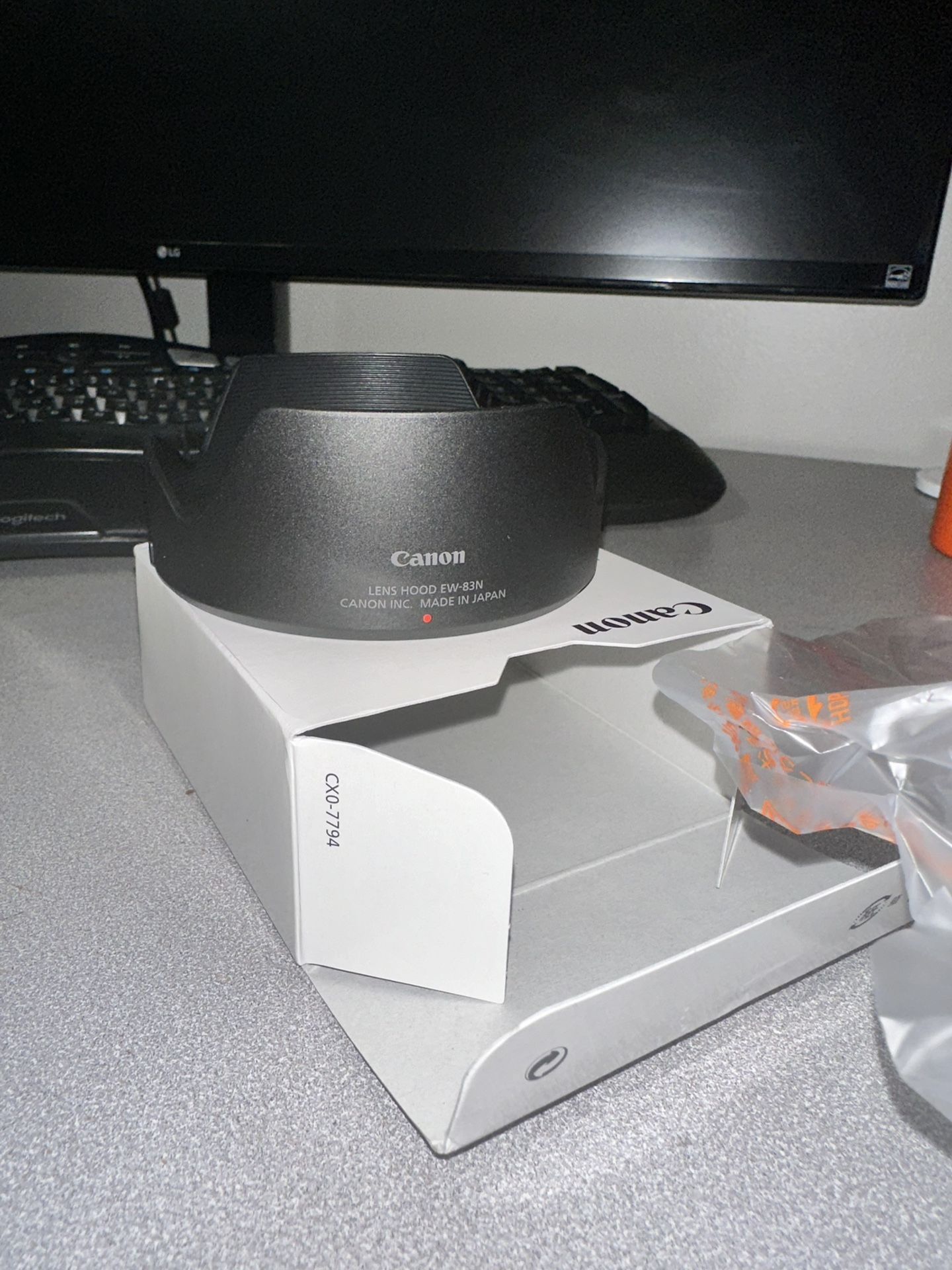 Canon Lens hood RF 24-105mm F4 L USM