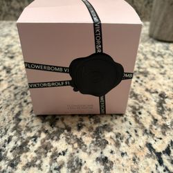 Victoria Secret Flowerbomb perfume 