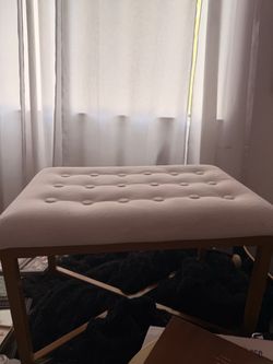 Vanity chair