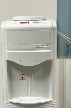 Top load Hot & Cold Water Cooler Used in Excellent Condition